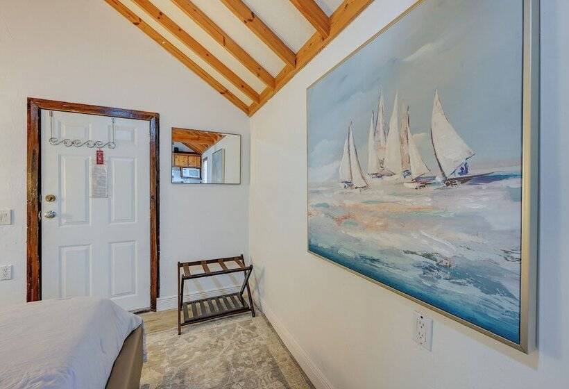 Everglades City Trailer Cabin: Boat Slip & Porch!