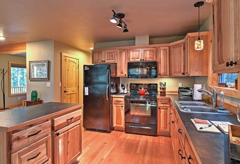 Family Cabin: Explore Alaska S Favorite Playground