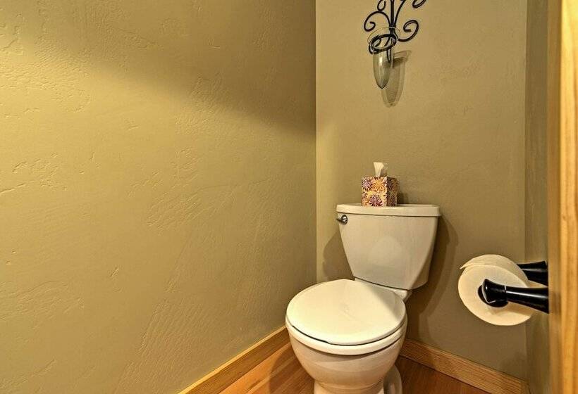 Family Cabin: Explore Alaska S Favorite Playground