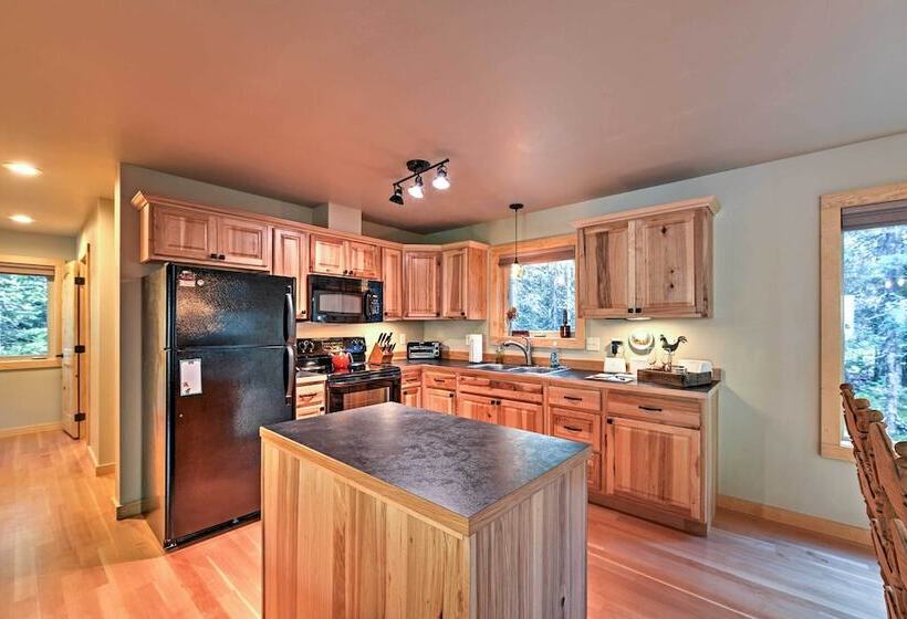 Family Cabin: Explore Alaska S Favorite Playground