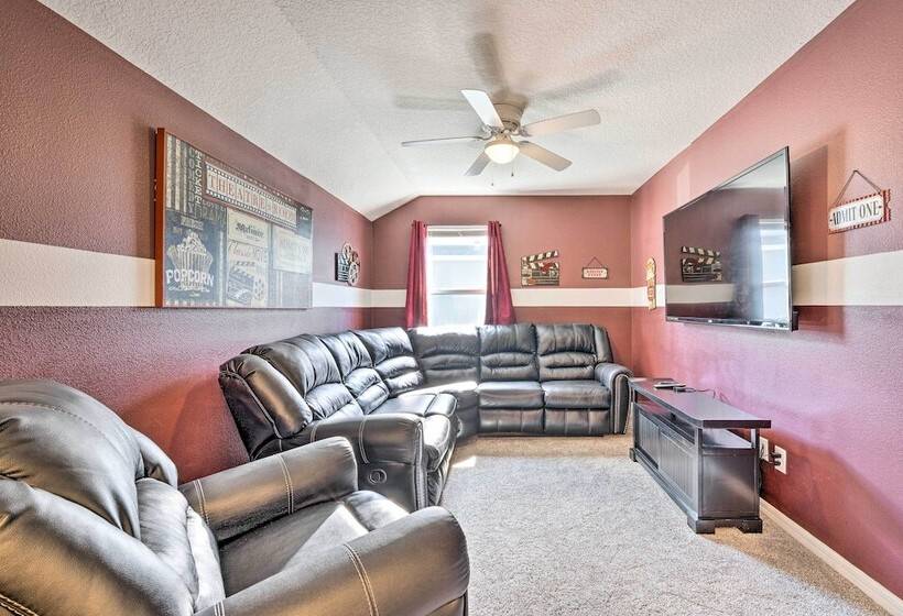 Family Friendly Home W/ Pool ~ 10 Mi To Disney!