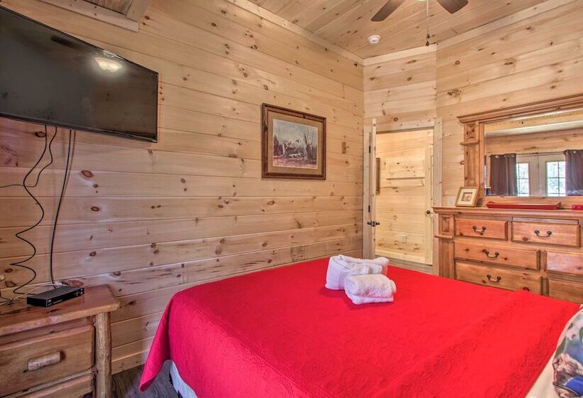 The Phoenix  Cabin W/ Hot Tub In Gatlinburg!
