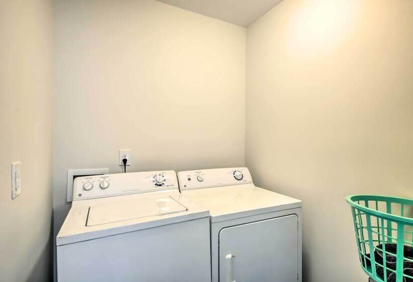 Family Friendly Greer Home W/ Balcony & Yard!