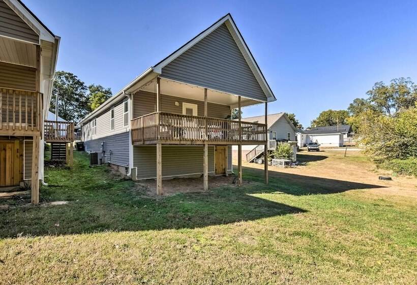 Family Friendly Greer Home W/ Balcony & Yard!