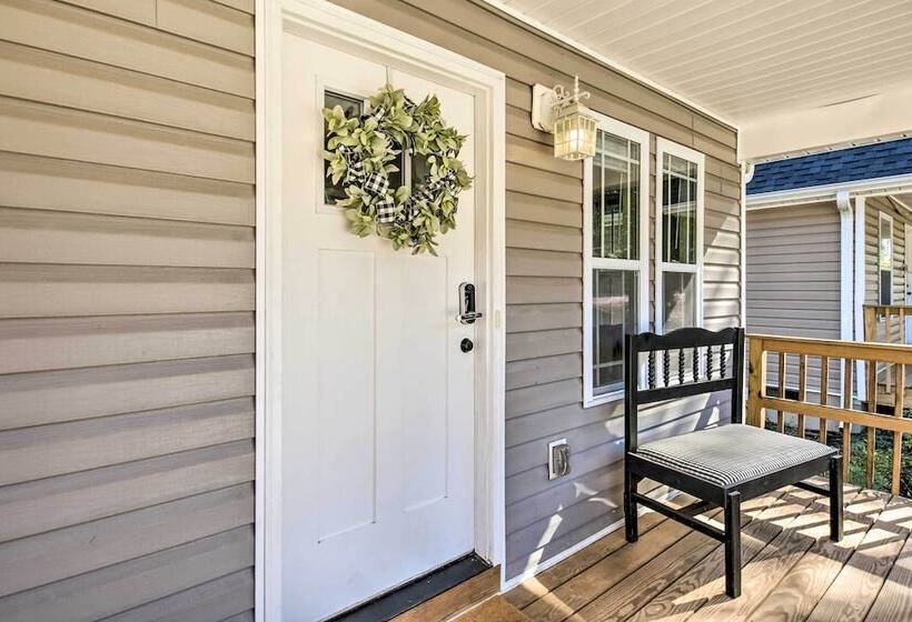 Family Friendly Greer Home W/ Balcony & Yard!