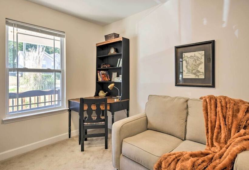 Family Friendly Greer Home W/ Balcony & Yard!