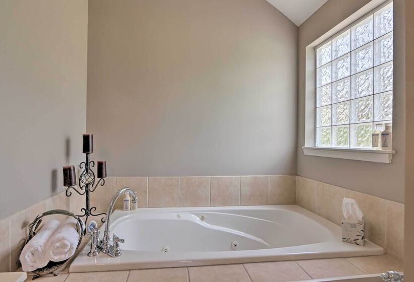 < 1 Mi To Marina: Family Friendly Osage Beach Home