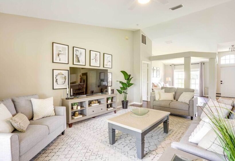 Family Friendly Port St Lucie Home W/ Patio!