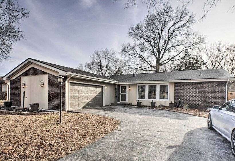 Family Friendly Springfield Home W/ Yard!