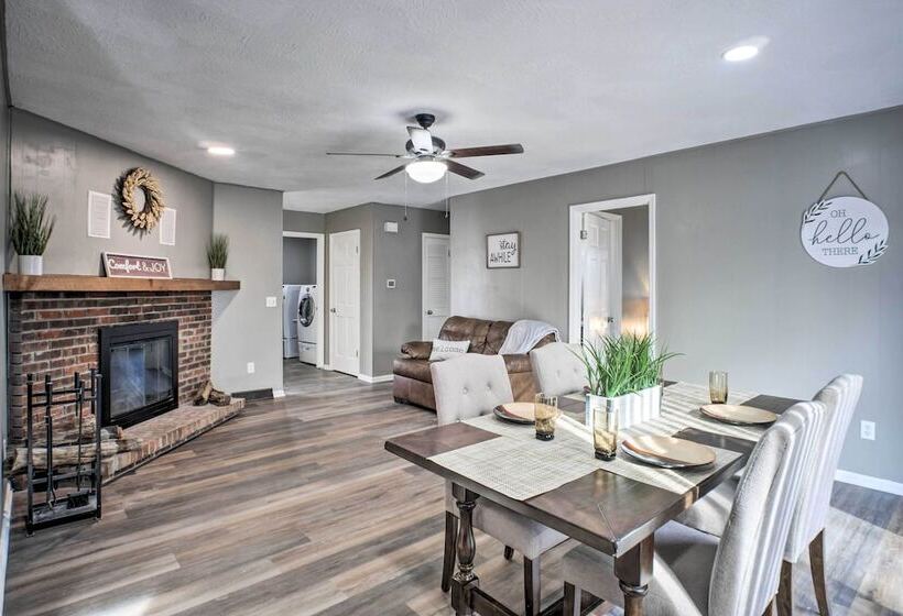 Family Friendly Springfield Home W/ Yard!