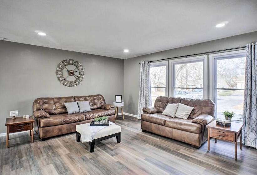 Family Friendly Springfield Home W/ Yard!