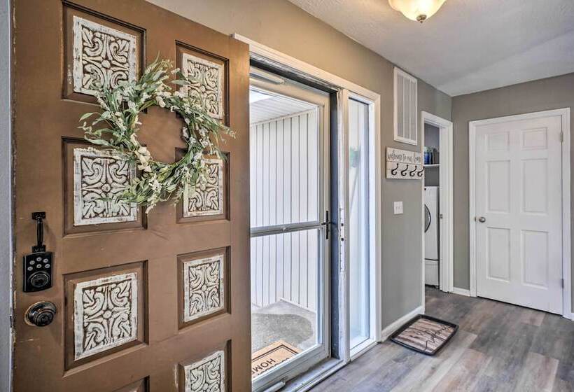 Family Friendly Springfield Home W/ Yard!