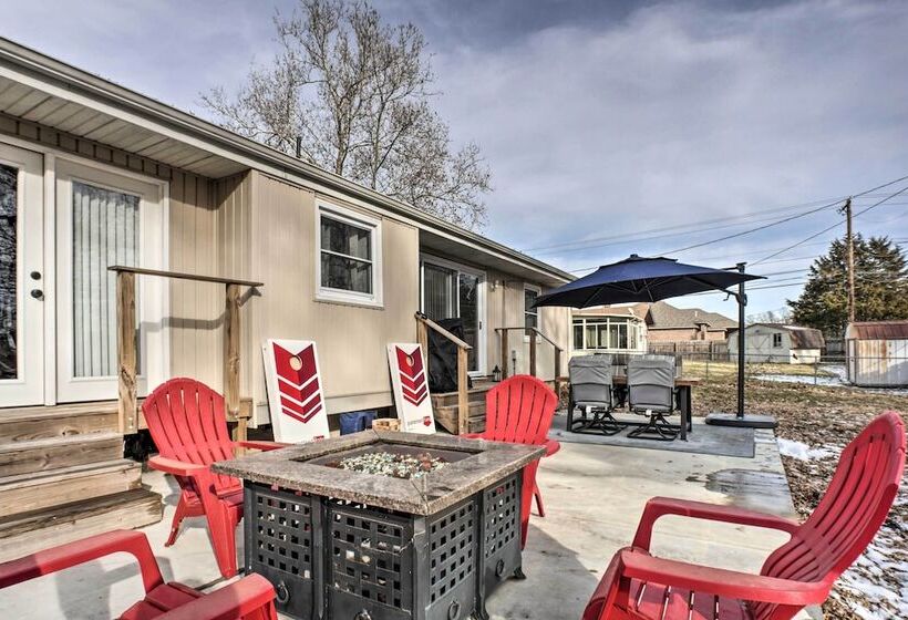 Family Friendly Springfield Home W/ Yard!