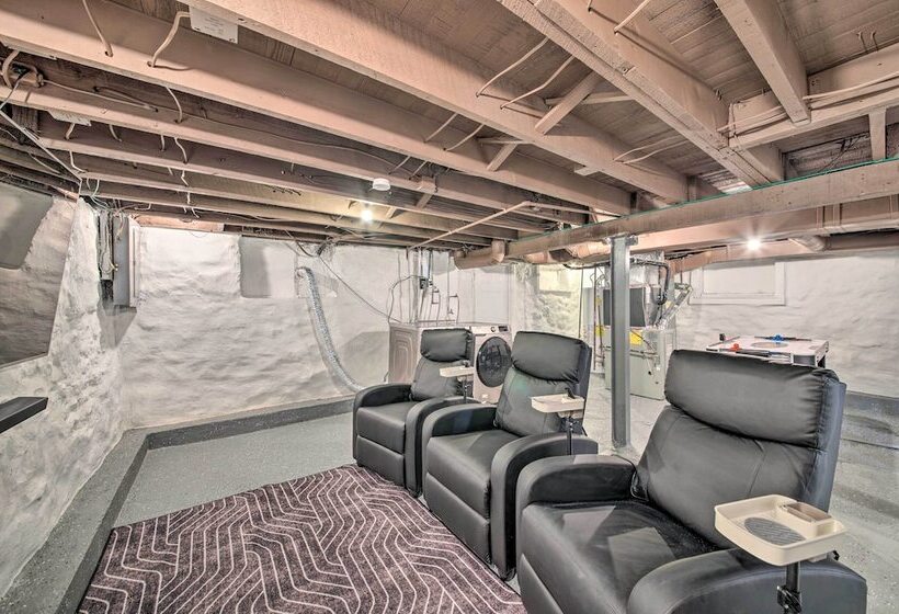 Family Friendly St Louis Home < 6 Mi To Dtwn!