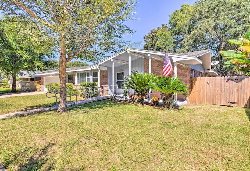 Family Home W/ Private Pool & Fenced Yard!