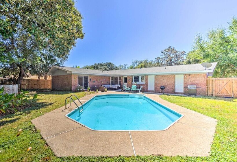 Family Home W/ Private Pool & Fenced Yard!