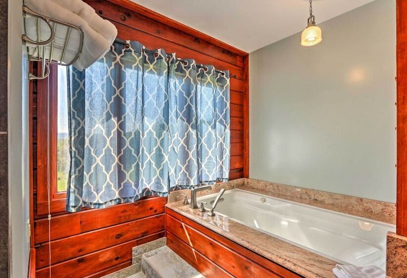 Family Retreat W/ Deck Near Appalachian Trail!