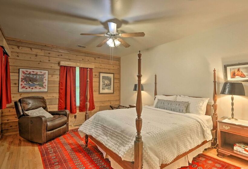 Family Retreat W/ Deck Near Appalachian Trail!