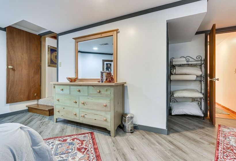 Family Retreat W/ Deck Near Appalachian Trail!