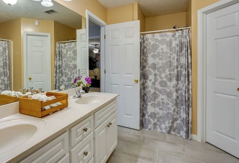 Pet Friendly Pcb Home W/ Hot Tub, Near Beaches!