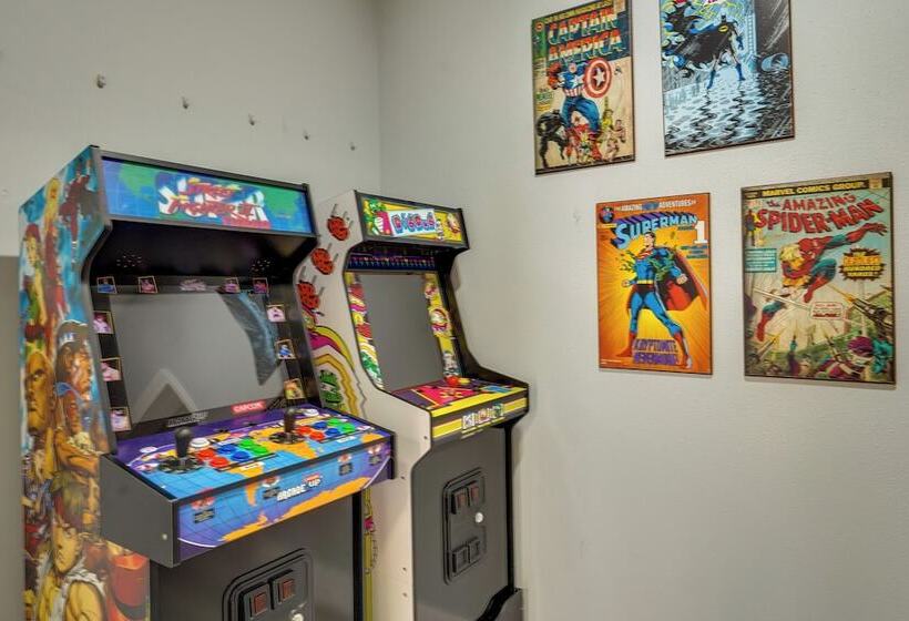 Pet Friendly Pcb Home W/ Hot Tub, Near Beaches!