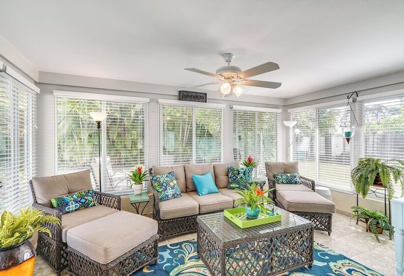 Fort Myers Bungalow   12 Miles To The Beach!