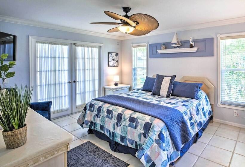 Fort Myers Coastal Retreat: Lanai W/ Pool!