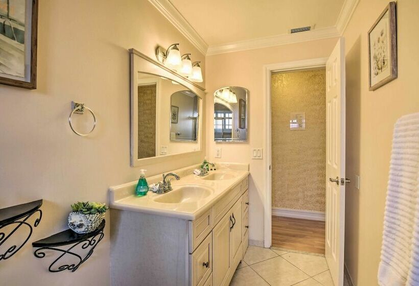 Golden Tropics    Sunny Gem W/ Patio & Pool!