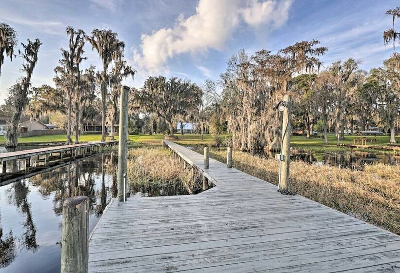 Gorgeous Waldo Home W/ Dock On Santa Fe Lake!