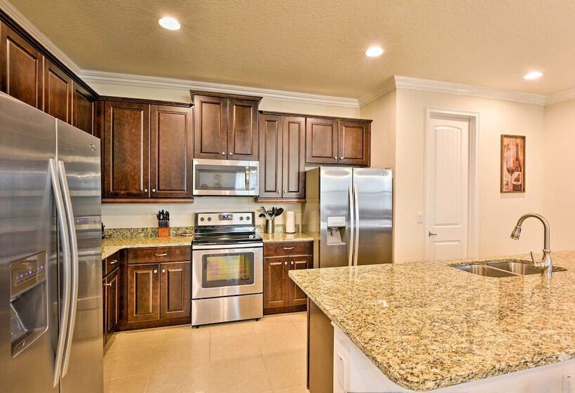 5 Mi To Disney: Oasis W/ Pool & Patio