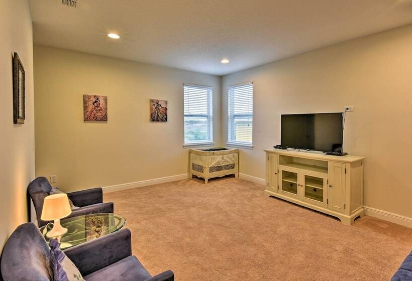 5 Mi To Disney: Oasis W/ Pool & Patio