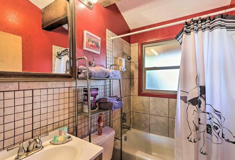 Great Views! Hot Tub & Minutes To Biking & Hiking!