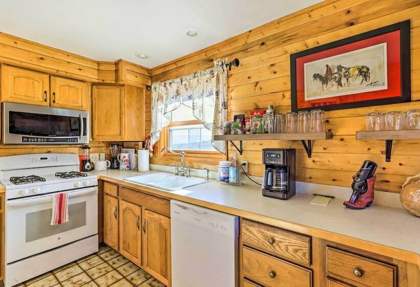 Great Views! Hot Tub & Minutes To Biking & Hiking!