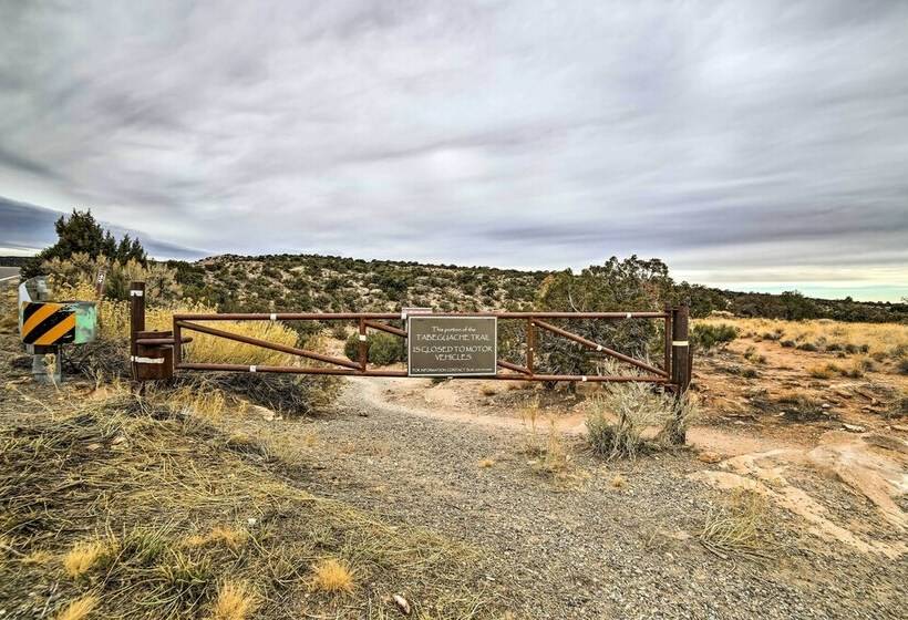 Great Views! Hot Tub & Minutes To Biking & Hiking!