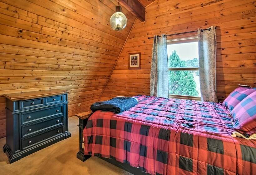 Great Views! Hot Tub & Minutes To Biking & Hiking!