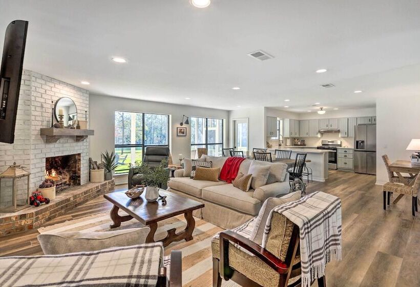 Green Acres  Home W/ Fire Pit + Fishing Pond