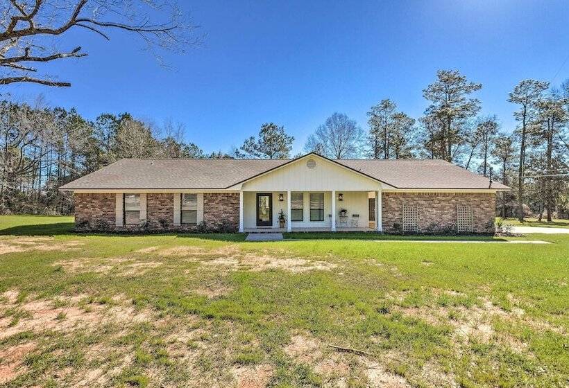 Green Acres  Home W/ Fire Pit + Fishing Pond
