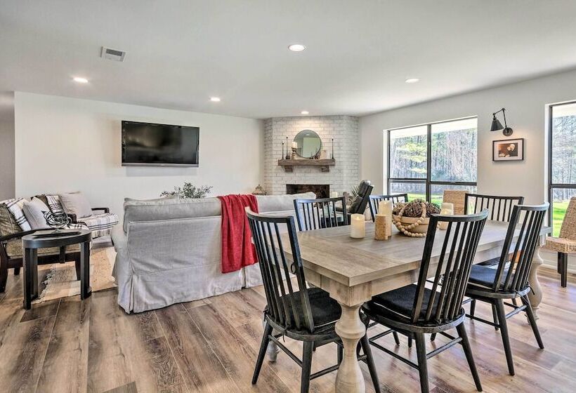 Green Acres  Home W/ Fire Pit + Fishing Pond