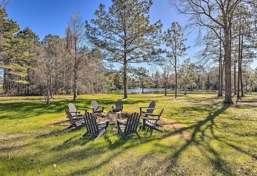 Green Acres  Home W/ Fire Pit + Fishing Pond
