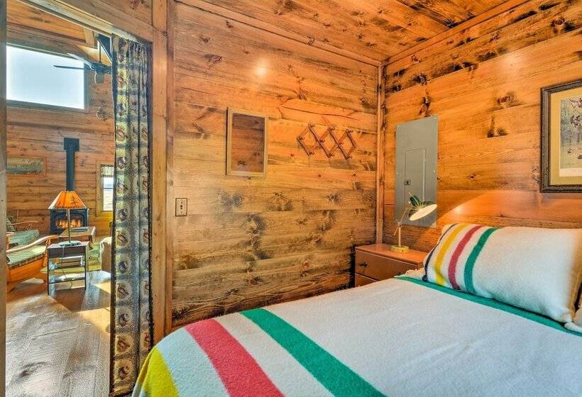 Greenfield Cabin W/ Screened In Porch & Fire Pit!