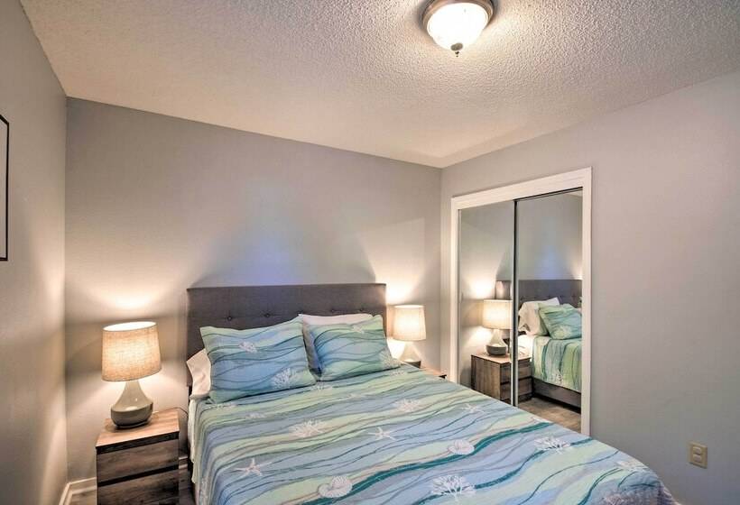 Gulf Breeze Home: 12 Mi To Pensacola Beach!