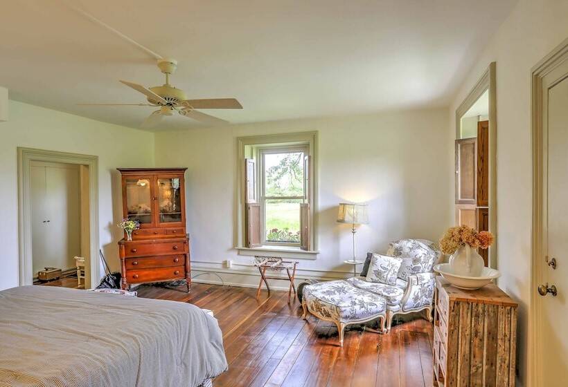 Historic Ottawa Lake House: Deck, Barn + 96 Acres!