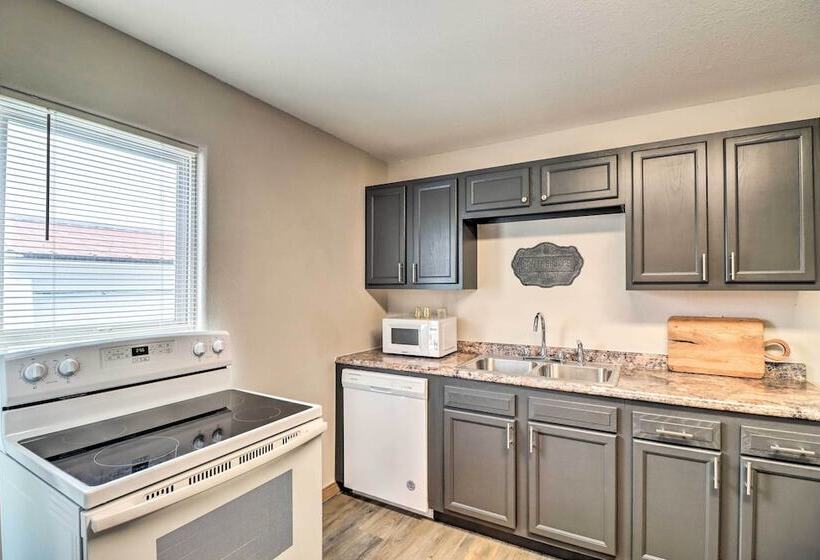 Historic West Plains Home: Walk To Msu + Dtwn