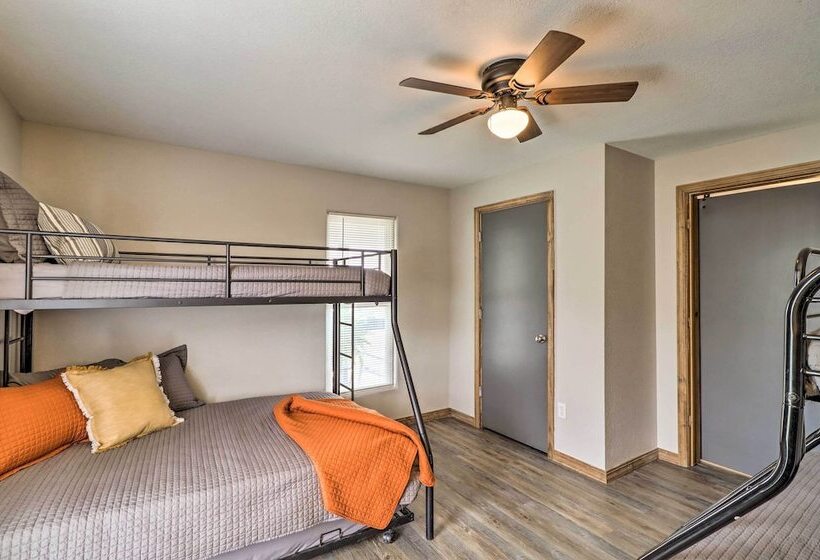 Historic West Plains Home: Walk To Msu + Dtwn