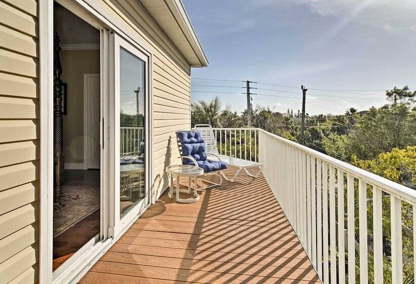 Holmes Beach Home: Pool, Hot Tub, Walk To Beach!