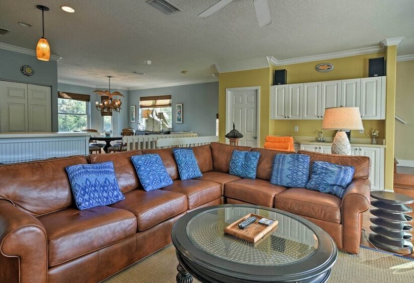 Holmes Beach Home: Pool, Hot Tub, Walk To Beach!