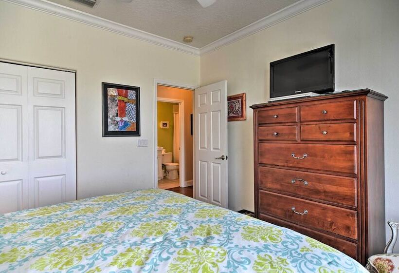 Holmes Beach Home: Pool, Hot Tub, Walk To Beach!