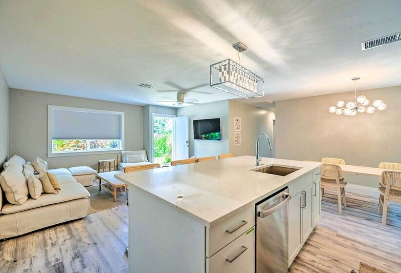 Home Close To Naples Beach   Pets Welcome!