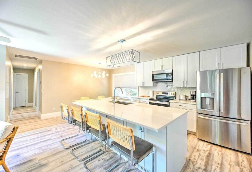 Home Close To Naples Beach   Pets Welcome!