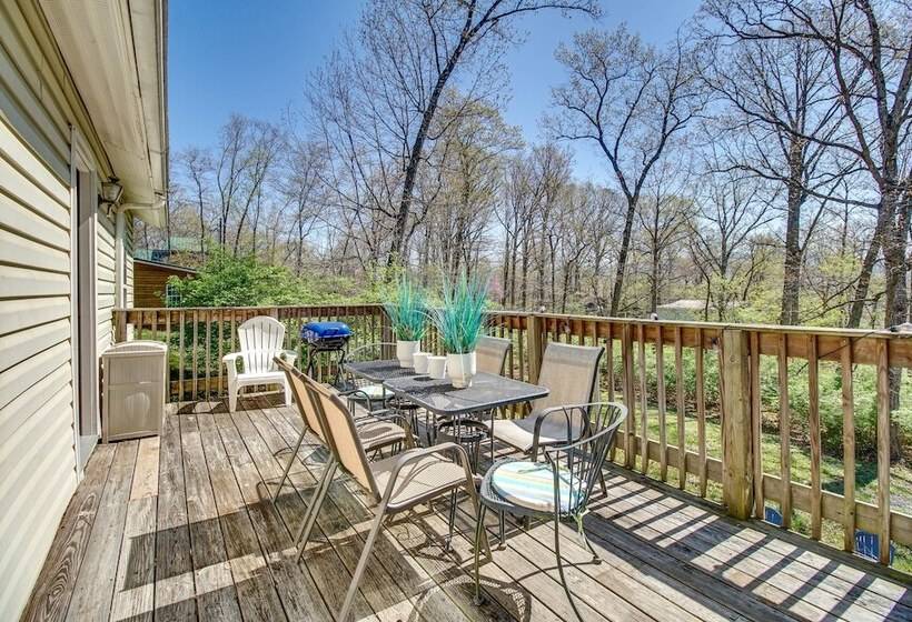 Homey Luray Cabin W/ Fire Pit & Deck!